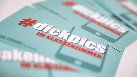 Der Mann hatte, wie er schlie&szlig;lich zugab, einem 14 Jahre altem M&auml;dchen ein Penisbild geschickt. Dass er letztlich zu einer Haftstrafe verurteilt wurde, hatte aber einen anderen Grund.