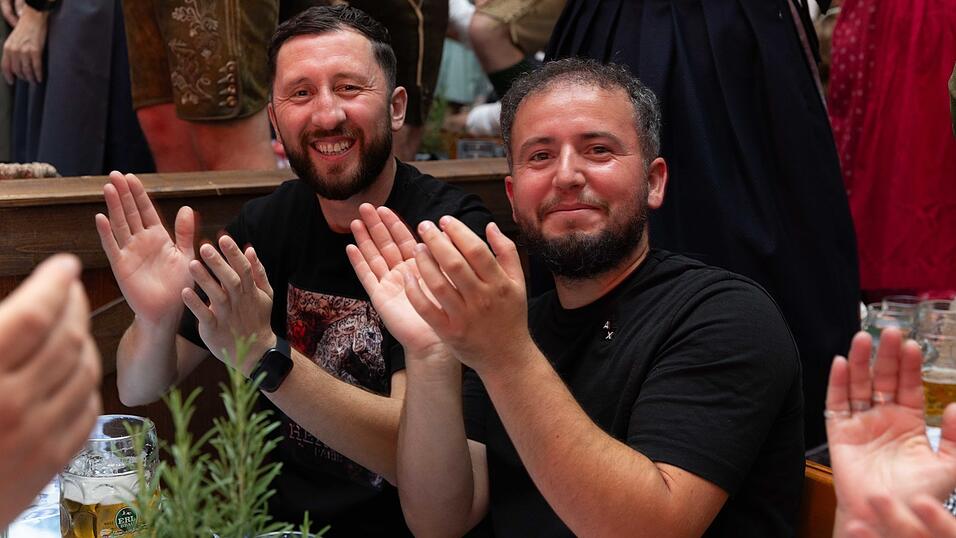 Die Partybilder vom Freitag, 7. August, aus dem Festzelt Wenisch. Die Partybilder vom Freitag, 7. August, aus dem Festzelt Wenisch.