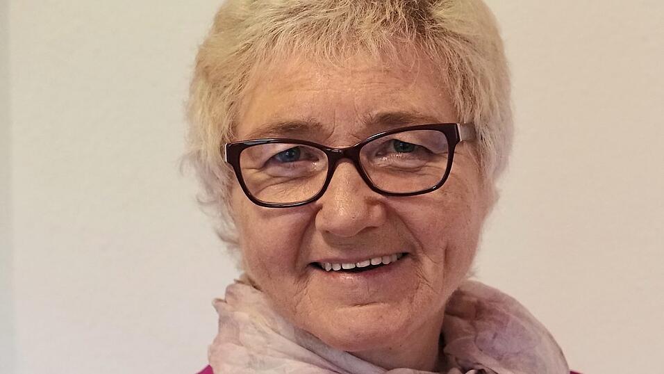 Hildegard Himpsl, Heilpraktikerin Psychotherapie, leitet den Achtsamkeitstag am 27. April an der Landvolkshochschule Niederalteich. Hildegard Himpsl, Heilpraktikerin Psychotherapie, leitet den Achtsamkeitstag am 27. April an der Landvolkshochschule Niederalteich.