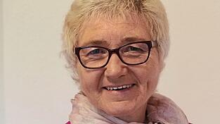 Hildegard Himpsl, Heilpraktikerin Psychotherapie, leitet den Achtsamkeitstag am 27. April an der Landvolkshochschule Niederalteich. Hildegard Himpsl, Heilpraktikerin Psychotherapie, leitet den Achtsamkeitstag am 27. April an der Landvolkshochschule Niederalteich.