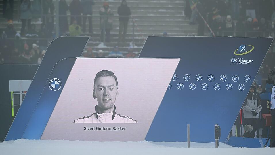 Gedenkzeremonie f&uuml;r den k&uuml;rzlich gestorbenen Sivert Bakken.