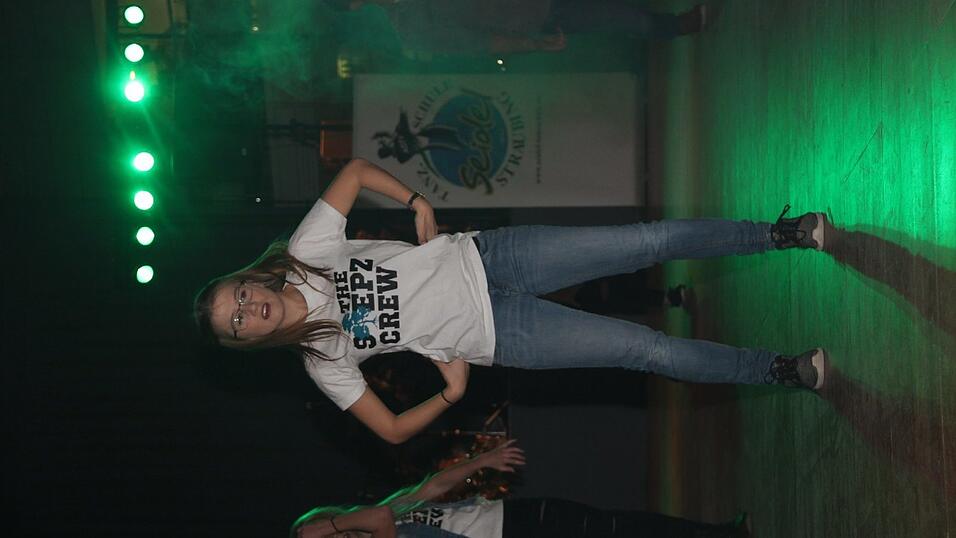 Die Bilder vom Abschlussball der Tanzschule Seidel in der Fraunhofer-Halle am 28. November. Die Bilder vom Abschlussball der Tanzschule Seidel in der Fraunhofer-Halle am 28. November.