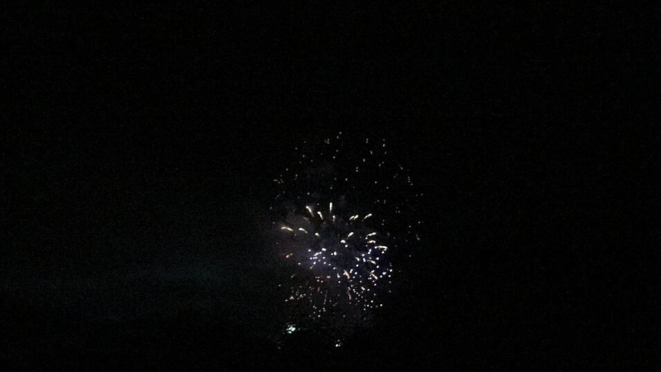 Das war das Abschlussfeuerwerk des Gäubodenvolksfestes 2019. Das war das Abschlussfeuerwerk des Gäubodenvolksfestes 2019.