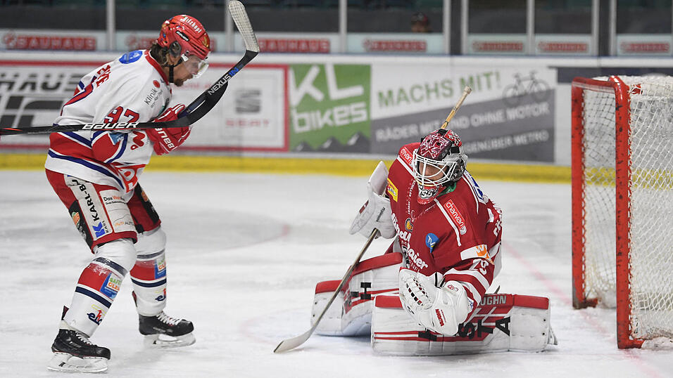 Der Deggendorfer SC hat das ostbayerische Derby bei den Eisbären Regensburg gewonnen. Der Deggendorfer SC hat das ostbayerische Derby bei den Eisbären Regensburg gewonnen.