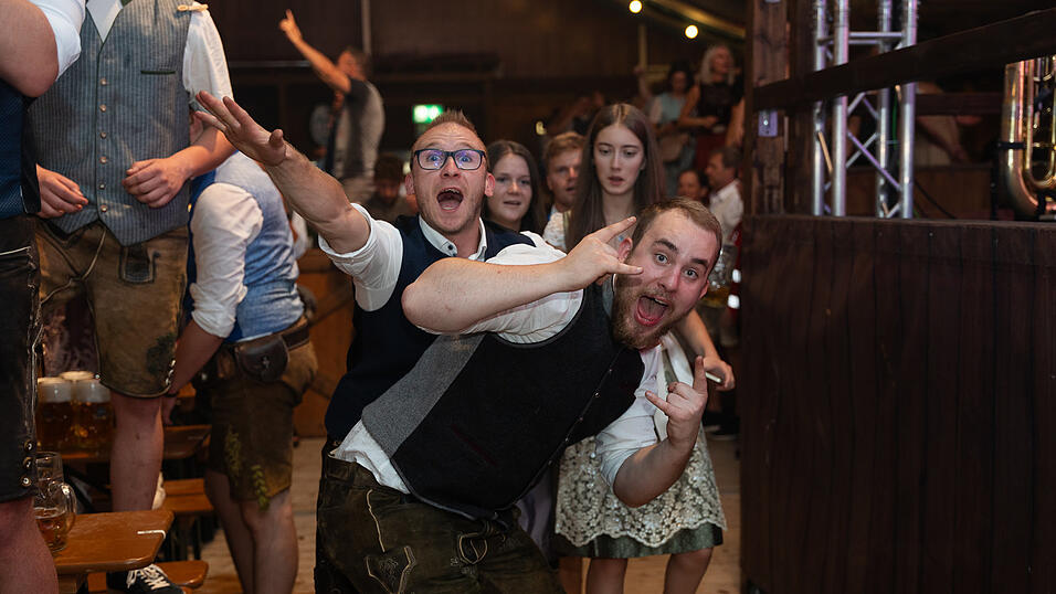 Die Partybilder vom Freitag, 11. August 2023, aus dem Festzelt Wenisch. Die Partybilder vom Freitag, 11. August 2023, aus dem Festzelt Wenisch.