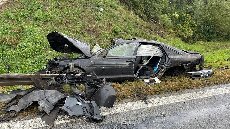 Am Mittwochvormittag ist es zu einem Unfall auf der A92 bei Landau gekommen.