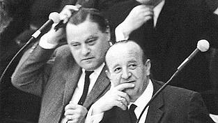 Atomminister Franz Josef Strauß (l.) und Bundesinnenminister Hermann Höcherl (beide CSU) Atomminister Franz Josef Strauß (l.) und Bundesinnenminister Hermann Höcherl (beide CSU)