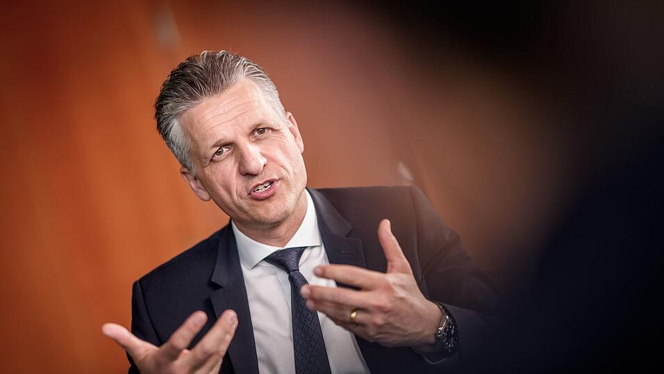 Kanzleramtsminister Frei weist Vorwürfe auch aus den Reihen der Union wegen des Rüstungsembargos gegen Israel zurück. (Archivbild)