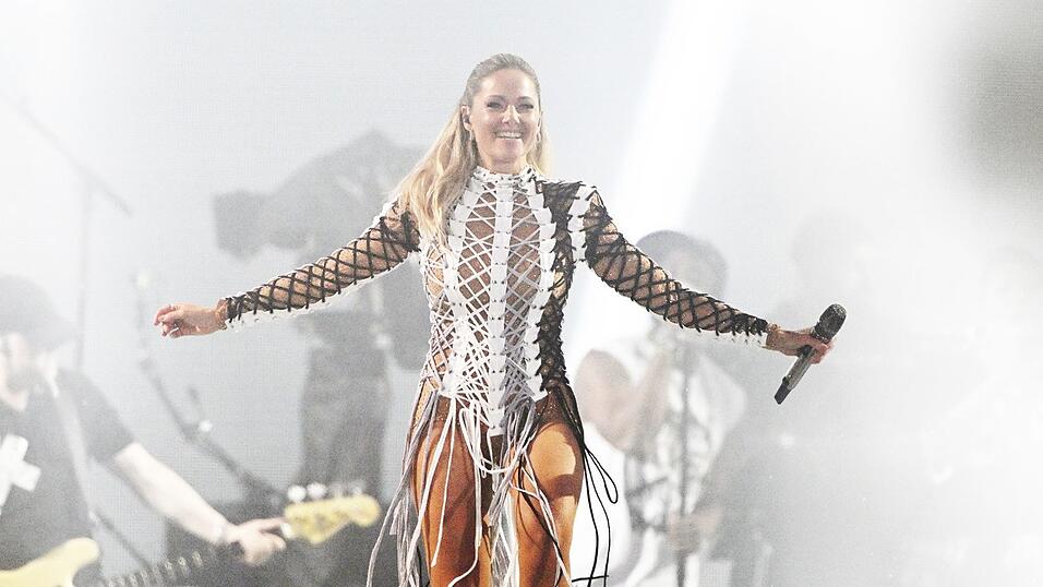 Superstar Helene Fischer verzauberte am Samstagabend 130.000 Zuschauer bei einem Open-Air-Konzert in München. Superstar Helene Fischer verzauberte am Samstagabend 130.000 Zuschauer bei einem Open-Air-Konzert in München.