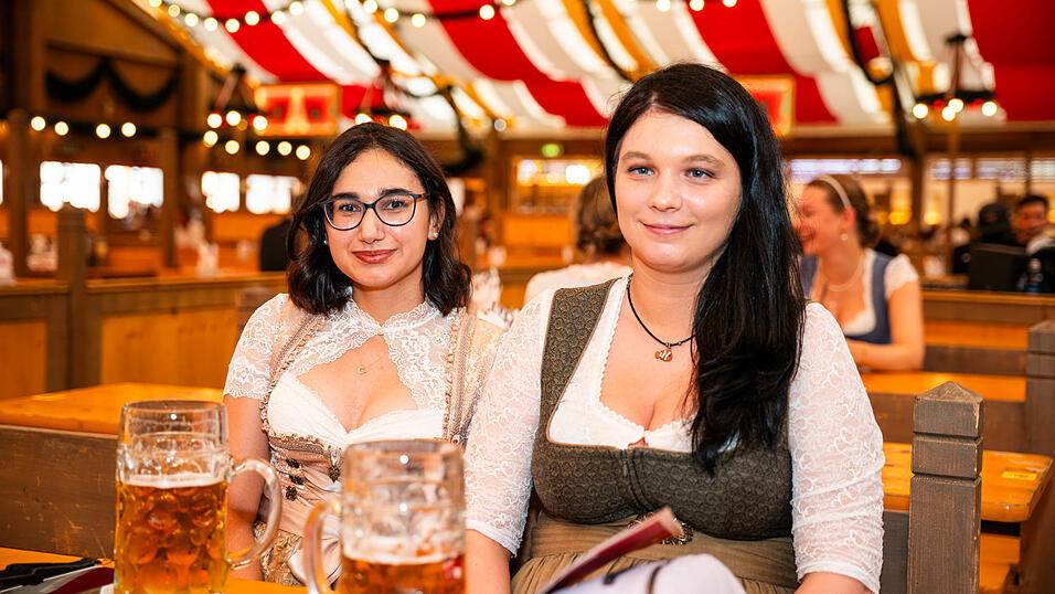 Die Partybilder vom Sonntag, 16. August, aus dem Festzelt Krönner. Die Partybilder vom Sonntag, 16. August, aus dem Festzelt Krönner.