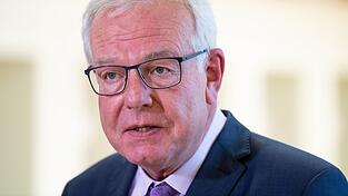 Wer nichts mehr baut, wird zu einem Verkehrskollaps beitragen, warnt Thomas Kreuzer, CSU-Fraktionsvorsitzender im bayerischen Landtag.