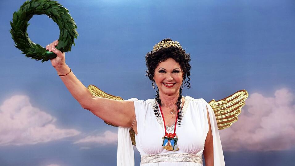 Ilse Aigner als Siegesgöttin Nike bei der «Fastnacht in Franken».