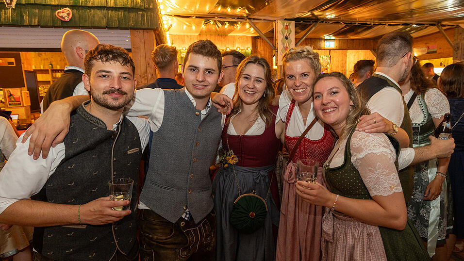 Die Partybilder vom Freitag, 9. August 2024, aus dem Festzelt Weckmann. Die Partybilder vom Freitag, 9. August 2024, aus dem Festzelt Weckmann.