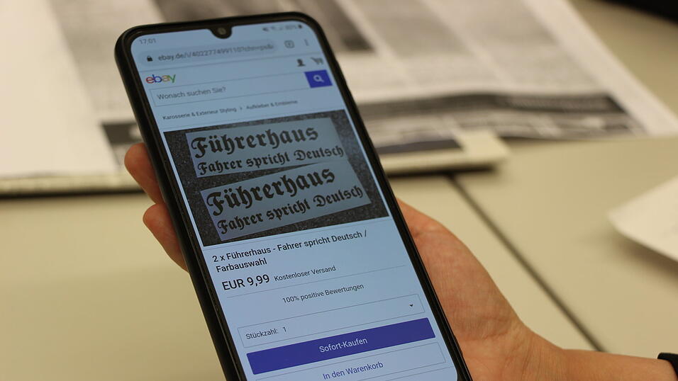 Ein Autoaufkleber wie dieser bringt den Sch&ouml;nseer Stadtrat Bernhard Wild in Bedr&auml;ngnis. 'Ich habe bewusst fahrl&auml;ssig mit der Doppeldeutigkeit des Begriffes F&uuml;hrerhaus gespielt, zumal er in altdeutscher Schrift abgedruckt ist,' hat sich Wild zwischenzeitlich entschuldigt. Das sei 'dumm' von ihm gewesen, 'ein schlechter Scherz'. Der Aufkleber auf einem Firmenfahrzeug wurde bereits entfernt. (Symbolbild)
