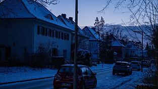 Viele Haushalte im Südwesten Berlins sind die dritte Nacht in Folge ohne Strom. Viele Haushalte im Südwesten Berlins sind die dritte Nacht in Folge ohne Strom.