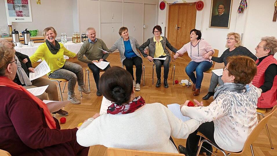 Schon bei der Ausbildung zum Demenzverzögerer hatten die Teilnehmer jede Menge Spaß. Der soll auch beim Präventionskurs des SV Wilting nicht zu kurz kommen. Am 20. April startet das neue Kursangebot. Schon bei der Ausbildung zum Demenzverzögerer hatten die Teilnehmer jede Menge Spaß. Der soll auch beim Präventionskurs des SV Wilting nicht zu kurz kommen. Am 20. April startet das neue Kursangebot.