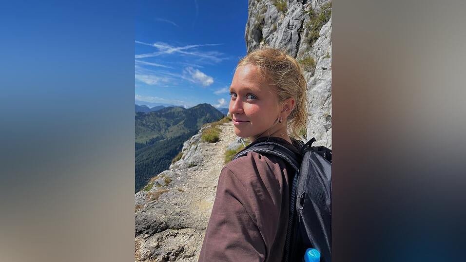 Die junge Schauspielerin Chiara Bauer ist auf dem Weg zum Erfolg: Gerade arbeitet sie in vier Produktionen mit - darunter bekannte Serien wie „Rosenheim-Cops“ oder „Watzmann ermittelt“. Die junge Schauspielerin Chiara Bauer ist auf dem Weg zum Erfolg: Gerade arbeitet sie in vier Produktionen mit - darunter bekannte Serien wie „Rosenheim-Cops“ oder „Watzmann ermittelt“.