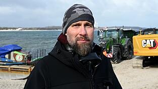 Der Biologe Robert Marc Lehmann wirft den Einsatzkräften vor, von ihnen ausgeschlossen worden zu sein. (Archivbild) Der Biologe Robert Marc Lehmann wirft den Einsatzkräften vor, von ihnen ausgeschlossen worden zu sein. (Archivbild)