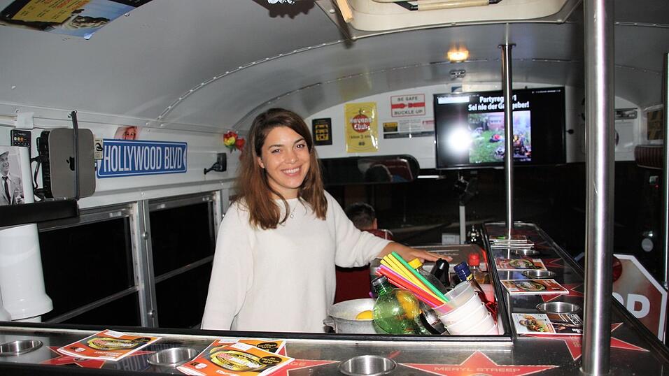 Musik überall: Bei der CHAMpions-Night war einiges geboten in der Chamer Innenstadt. Musik überall: Bei der CHAMpions-Night war einiges geboten in der Chamer Innenstadt.