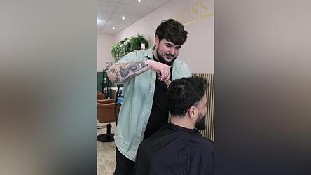 Eines ist gleich geblieben, in der Bank als auch im Friseursalon: der Kontakt mit den Menschen.