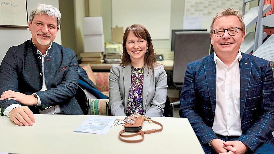 „Wir reden viel mit den Leuten und wissen deshalb sehr genau, was die Further bewegt.“ - Das betonen Bürgermeister Sandro Bauer, Andrea Pohmer und Andreas Roder (von links), die an der Spitze der Further CSU-Liste stehen. „Wir reden viel mit den Leuten und wissen deshalb sehr genau, was die Further bewegt.“ - Das betonen Bürgermeister Sandro Bauer, Andrea Pohmer und Andreas Roder (von links), die an der Spitze der Further CSU-Liste stehen.