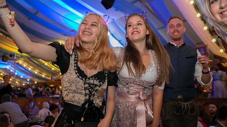 Die Partybilder vom Freitag, 12. August 2022, aus dem Festzelt Wenisch.