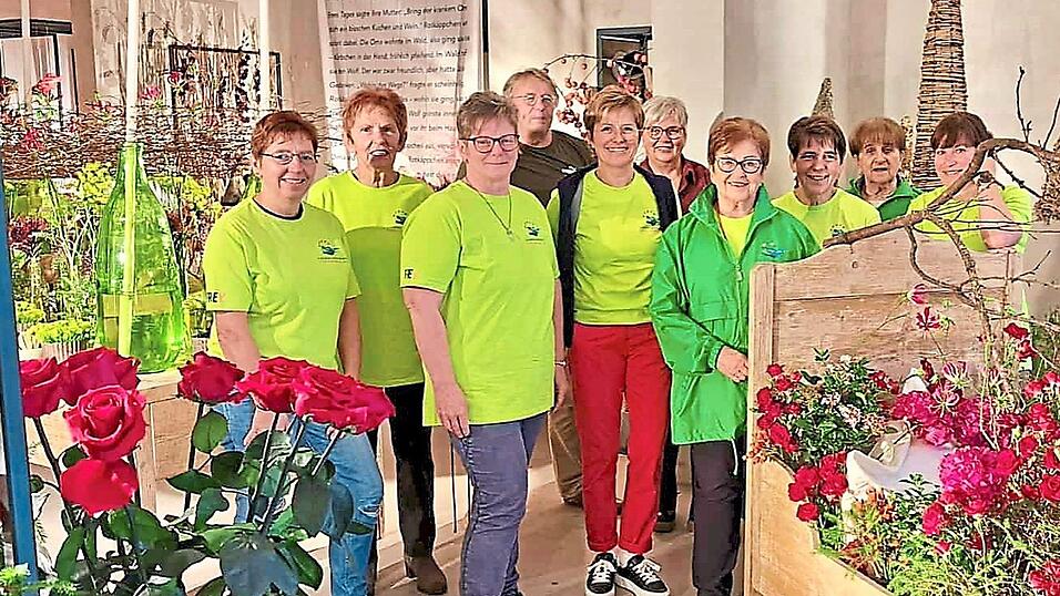 Ohne sie wäre vieles nicht möglich gewesen: das Gieß- und Floristik-Team, das in den vergangenen vier Monaten Beatrix Schaffranka tatkräftig ehrenamtlich unterstützt hat.