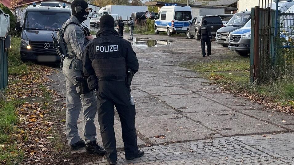 In Nauen wurde ein riesiges Drogenlabor ausgehoben. In Nauen wurde ein riesiges Drogenlabor ausgehoben.