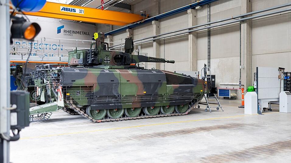 Ein Puma-Schützenpanzer in einer Halle des Rheinmetall-Werks im niedersächsischen Unterlüß. Ein Puma-Schützenpanzer in einer Halle des Rheinmetall-Werks im niedersächsischen Unterlüß.
