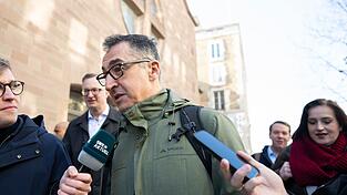Cem &Ouml;zdemir (Gr&uuml;ne) hat sich zum Ziel gesetzt, weiter voranzukommen.