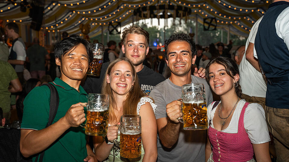Die Partybilder vom Samstag, 15. August, aus dem Festzelt Reisinger. Die Partybilder vom Samstag, 15. August, aus dem Festzelt Reisinger.
