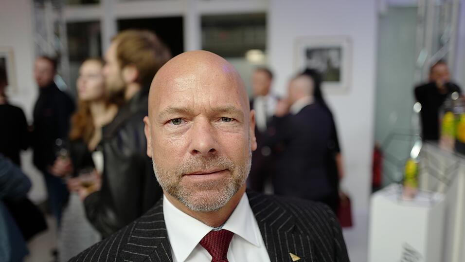 'Über Strohmänner und Scheinfirmen mischen Kriminelle in der Branche mit, denn da gibt es viel Geld zu verdienen', sagt der Berliner Personenschützer Michael Kuhr (Archivfoto). 'Über Strohmänner und Scheinfirmen mischen Kriminelle in der Branche mit, denn da gibt es viel Geld zu verdienen', sagt der Berliner Personenschützer Michael Kuhr (Archivfoto).