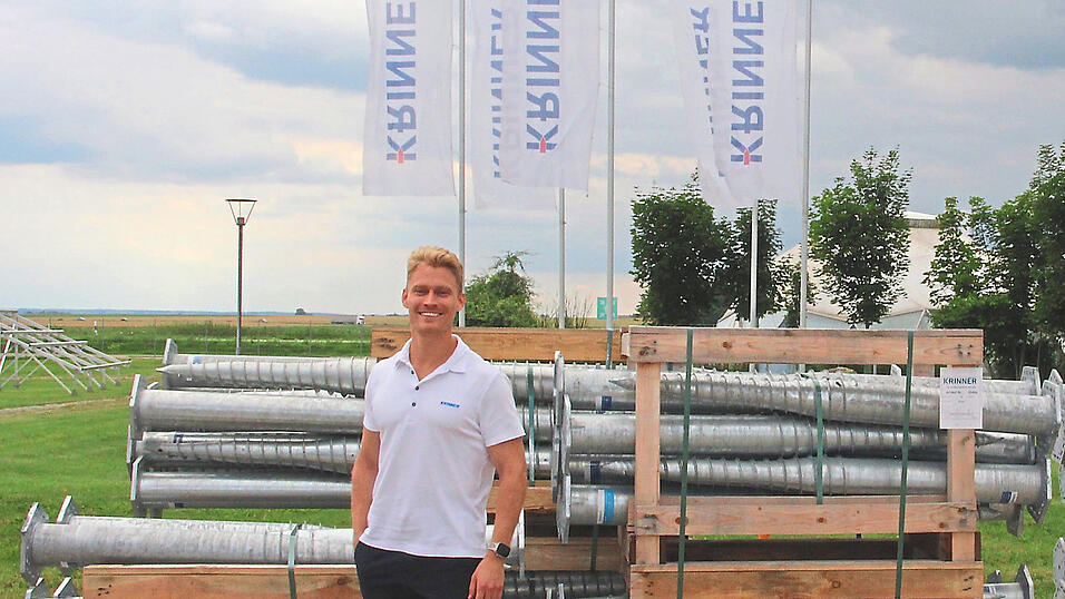 Christoph Krinner ist Geschäftsführer der Krinner-Gruppe mit Sitz in Straßkirchen (Kreis Straubing-Bogen), bei der rund 290 Mitarbeiter beschäftigt sind. Christoph Krinner ist Geschäftsführer der Krinner-Gruppe mit Sitz in Straßkirchen (Kreis Straubing-Bogen), bei der rund 290 Mitarbeiter beschäftigt sind.