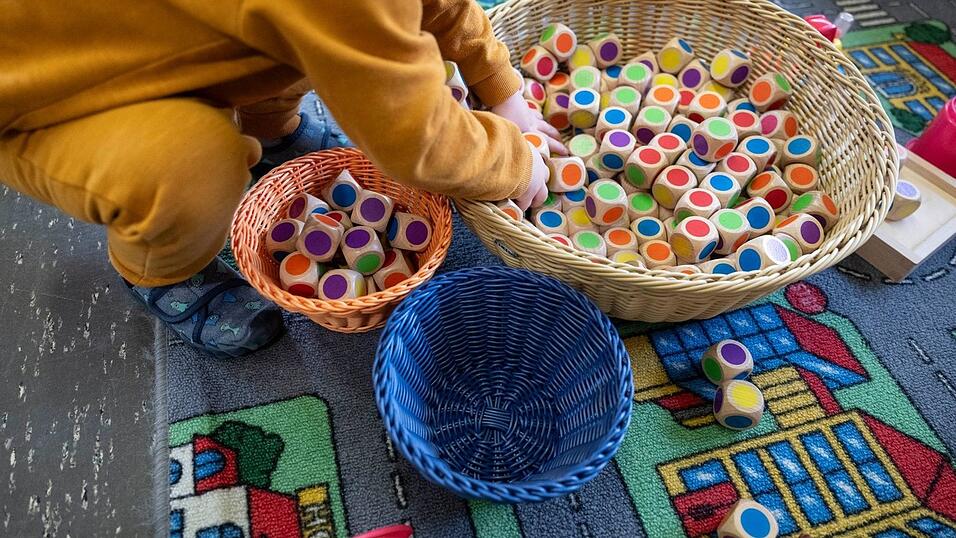 In den Kitas sind ausreichend viele und gut qualifiziert Fachkräfte von zentraler Bedeutung. (Archivbild) In den Kitas sind ausreichend viele und gut qualifiziert Fachkräfte von zentraler Bedeutung. (Archivbild)