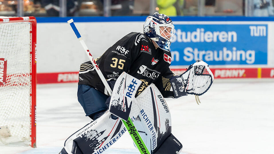 Nach drei Niederlagen in Folge wollen die Straubing Tigers in der Halbfinalserie gegen die Eisbären Berlin endlich eine Partie gewinnen. Nach drei Niederlagen in Folge wollen die Straubing Tigers in der Halbfinalserie gegen die Eisbären Berlin endlich eine Partie gewinnen.