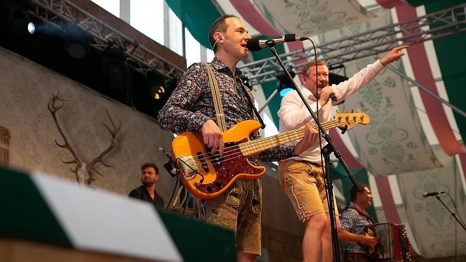 Die Partybilder vom Freitag, 12. August 2022, aus dem Festzelt Weckmann.