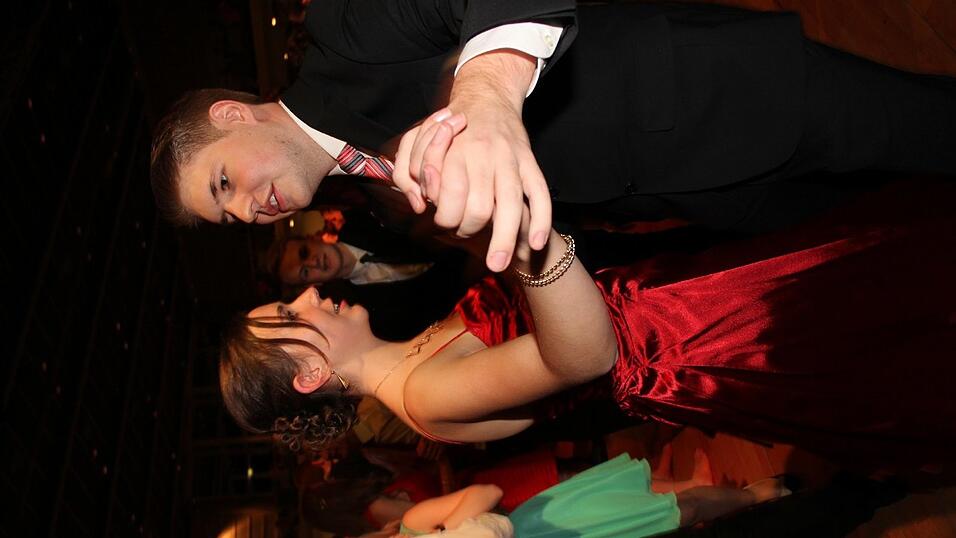 Die Bilder vom Abschlussball der Tanzschule Seidel in der Fraunhofer-Halle am 28. November. Die Bilder vom Abschlussball der Tanzschule Seidel in der Fraunhofer-Halle am 28. November.