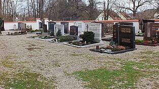 Der Friedhof in Wang ist ein Sanierungsfall. Wenn alles glatt läuft, kann sich das heuer noch ändern.