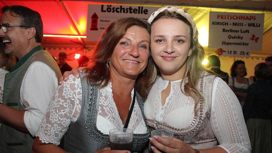 Zur Musik von Headless wurde ausgelassen gefeiert.