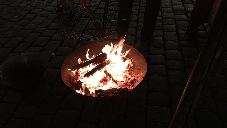 Der Straubinger Stadtplatz wird am Wochenende ganz in mittelalterliches Flair getaucht. Die schönsten Schnappschüsse haben wir für Sie zusammengestellt. Der Straubinger Stadtplatz wird am Wochenende ganz in mittelalterliches Flair getaucht. Die schönsten Schnappschüsse haben wir für Sie zusammengestellt.