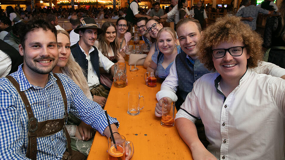 Die Partybilder vom Freitag, 15. August, aus dem Festzelt Weckmann. Die Partybilder vom Freitag, 15. August, aus dem Festzelt Weckmann.