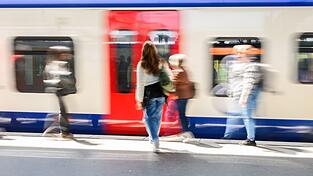 Das Deutschlandticket gibt es seit dem 1. Mai 2023. (Arcjhivbild)