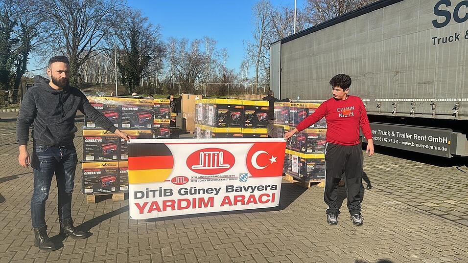 Ein Teil der Generatoren, die in das Katastrophengebiet gebracht wurden. Ein Teil der Generatoren, die in das Katastrophengebiet gebracht wurden.