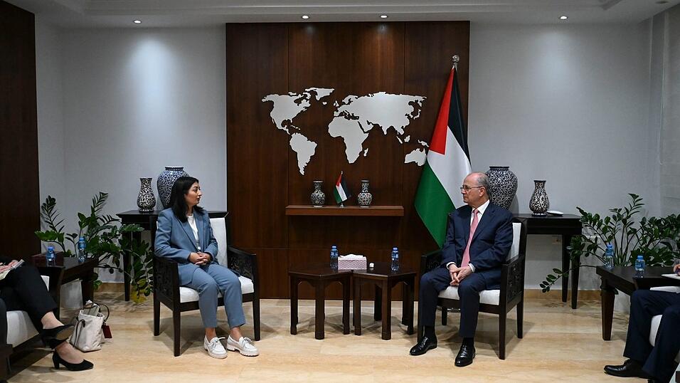 Die Entwicklungsministerin, Reem Alabali Radovan (SPD), hatte Ende August den Ministerpräsidenten der Palästinensischen Autonomiebehörde, Mohammed Mustafa, in Ramallah besucht. (Archivfoto) Die Entwicklungsministerin, Reem Alabali Radovan (SPD), hatte Ende August den Ministerpräsidenten der Palästinensischen Autonomiebehörde, Mohammed Mustafa, in Ramallah besucht. (Archivfoto)