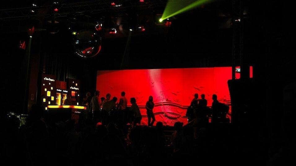 Rund 4000 Boarderfreunde feierten bei der Weltpremiere des neuesten Films von Isenseven, 'Let's go get lost' in M&uuml;nchen.