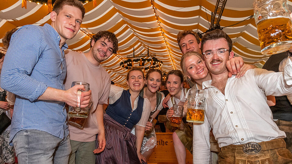 Die Partybilder vom Sonntag, 13. August 2023, aus dem Festzelt Nothaft. Die Partybilder vom Sonntag, 13. August 2023, aus dem Festzelt Nothaft.