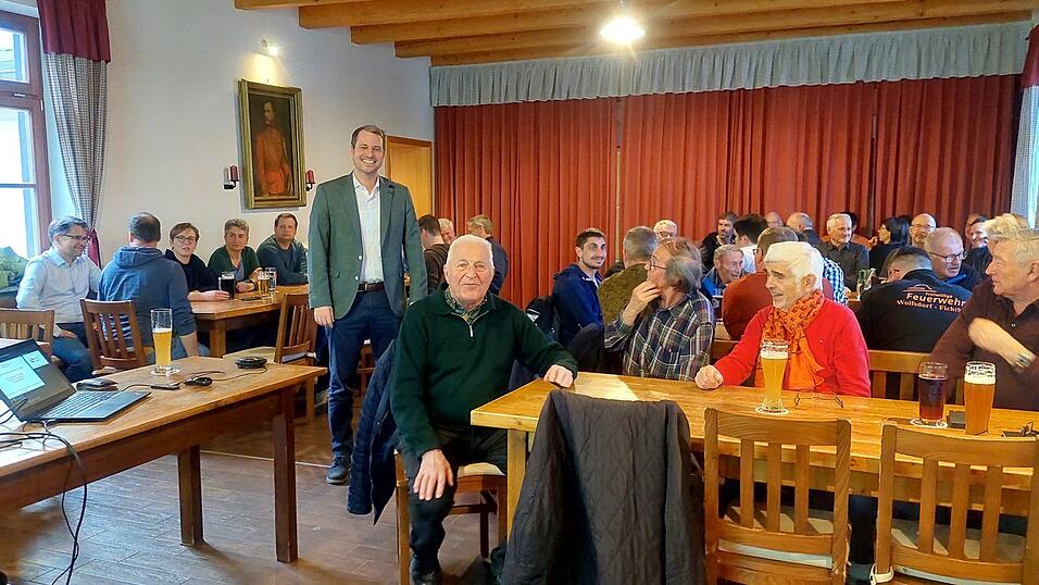 Bürgermeister Matthias Kohlmayer ging in seiner Präsentation auch auf die größten Bauprojekte der Stadt ein. Bürgermeister Matthias Kohlmayer ging in seiner Präsentation auch auf die größten Bauprojekte der Stadt ein.