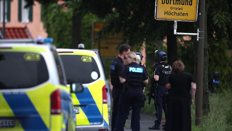 Der Einsatz dauerte mehrere Stunden. Der Einsatz dauerte mehrere Stunden.
