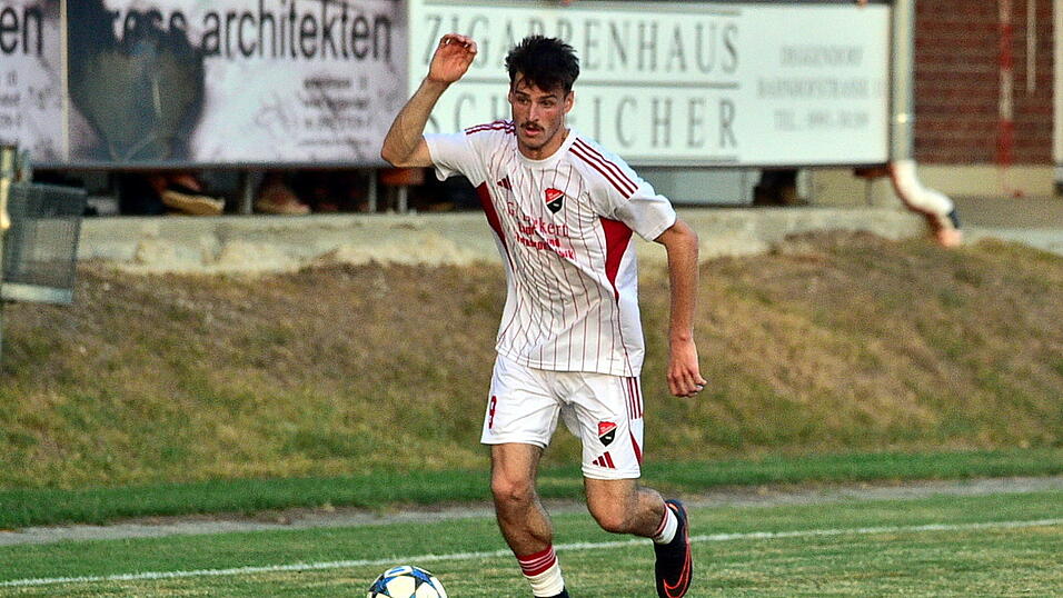 Günther Denk hatte für den TSV Seebach die Mega-Chance auf dem Fuß. Günther Denk hatte für den TSV Seebach die Mega-Chance auf dem Fuß.
