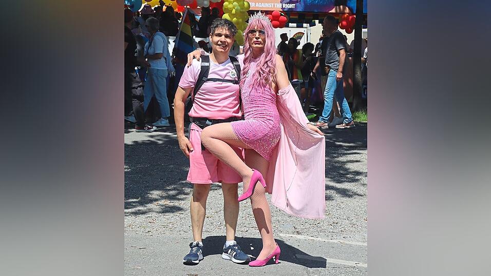 Pretty in pink am CSD: 'Miss Ivy' und ihr Lebensgef&auml;hrte G&uuml;nther J. Kraut